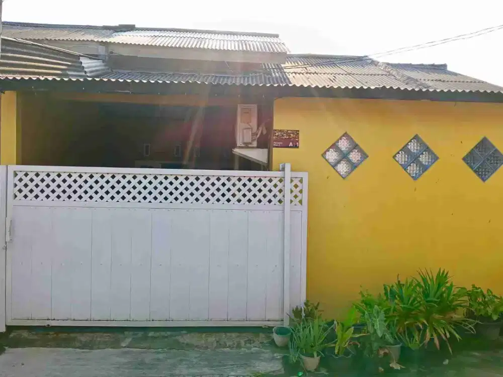 dijual rumah di perumahan persada elok peusar