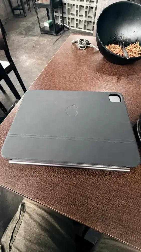 Sarung/Kayboard Original Ipad Pro M4 (Original)
