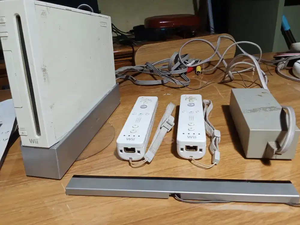 Preloved NINTENDO Wii RVL-001 2006, 
Normal, COD Cijantung Dsk