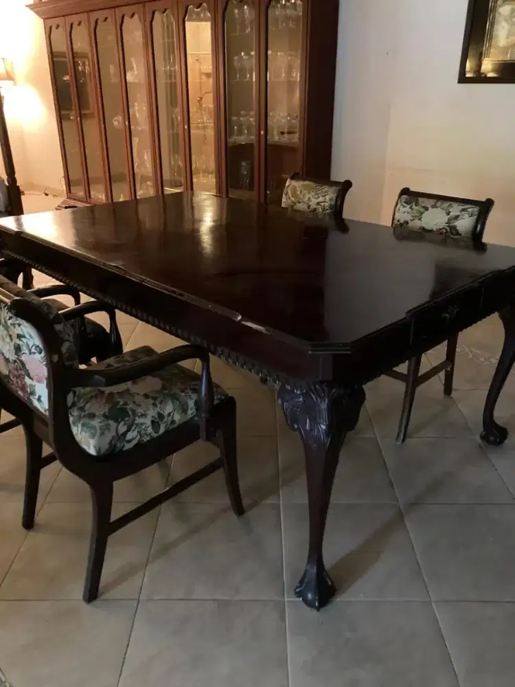 Meja makan chipendale + 6 kursi