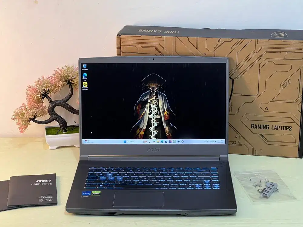 MSI Thin 15 i5-12450H RAM 8 SSD 512 RTX 2050 Like New Garansi