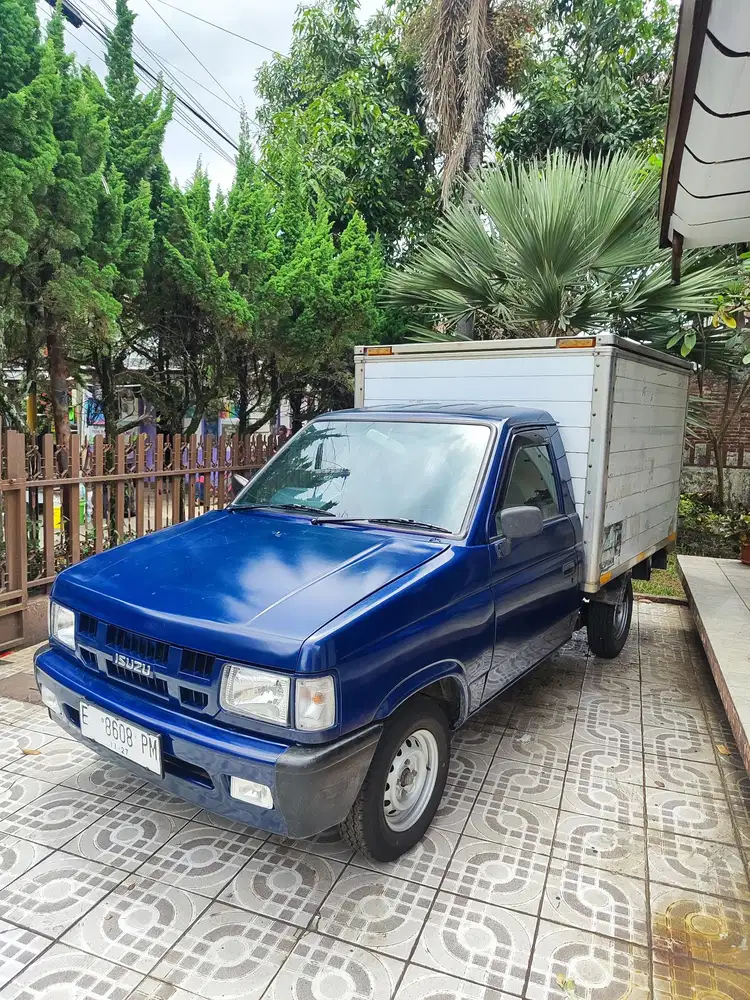 Isuzu Panther box 2012 Diesel