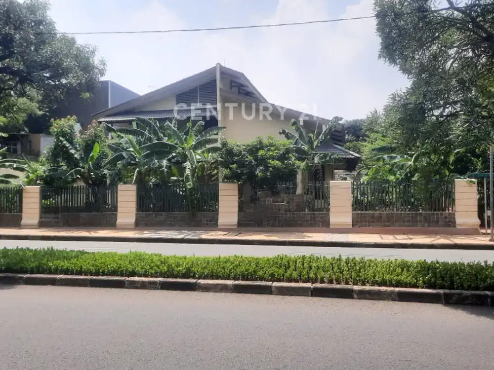 Rumah Besar Lokasi Premium Di Tanah Mas, Jakarta Timur