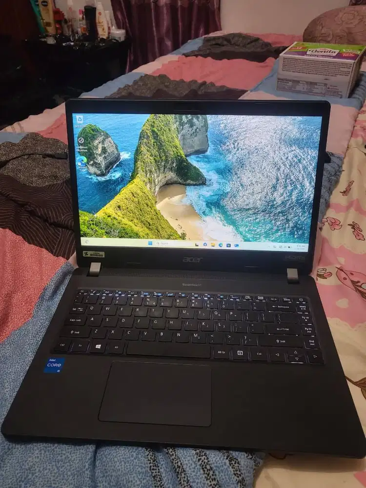 ACER TRAVELMATE P214-35  Laptop bisnis series murah nih desain stylish