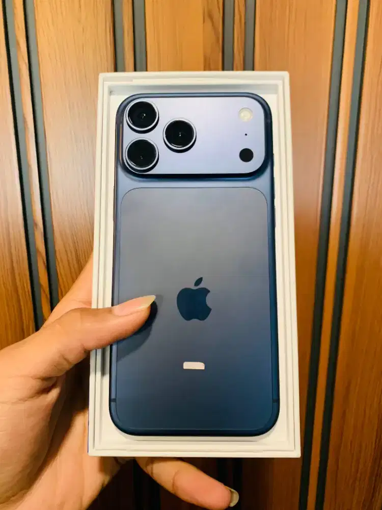 iPhone 17 promax deep blue 256gb iBox