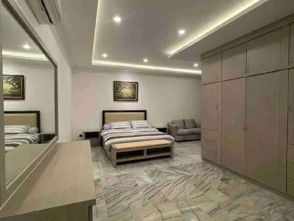 rumah mewah 2 lantai lokasi strategis dekat mall ,scbd ,senayan