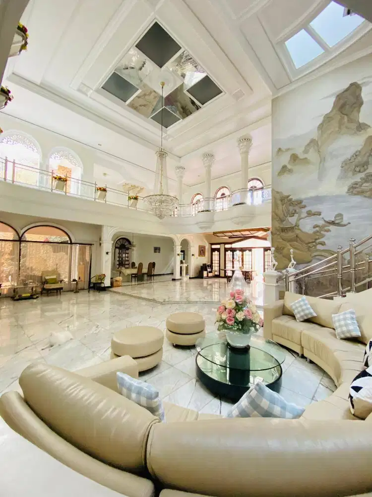 Dijual Rumah Mewah Modern Classic Dharmahusada Indah Boulevard Row