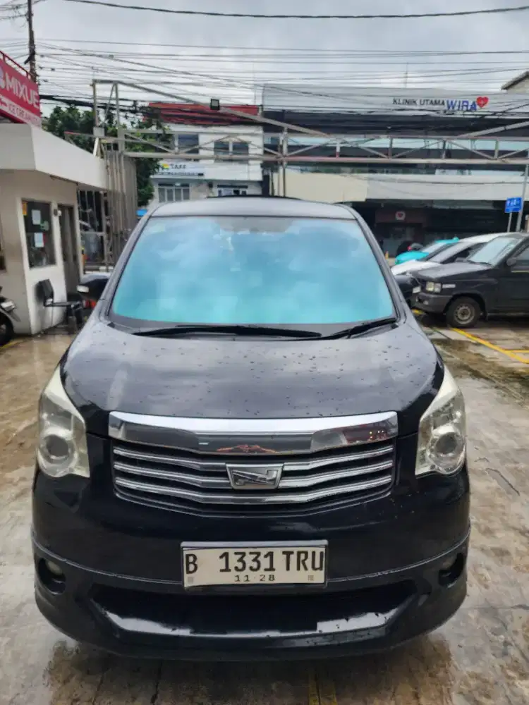 TOYOTA NAV1 2.0 V 2013