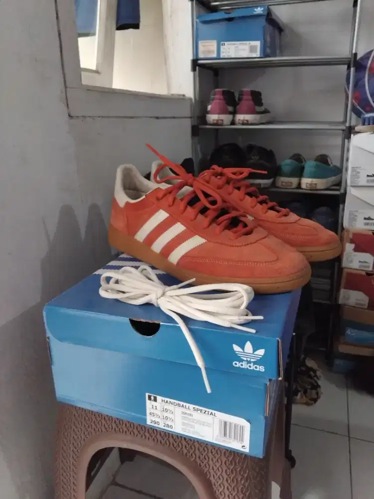 Sepatu adidas handball spezial size 45⅓