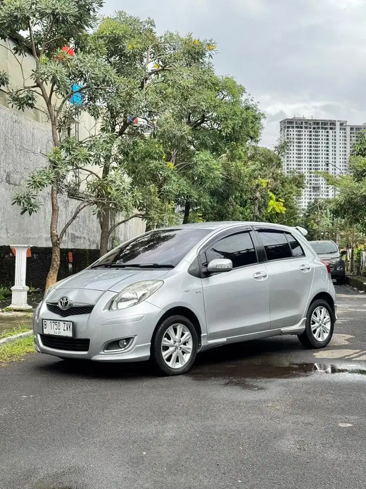 Cash Toyota Yaris E Matic 2012