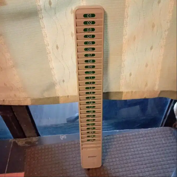 Rak Kartu Absensi 27 Slot