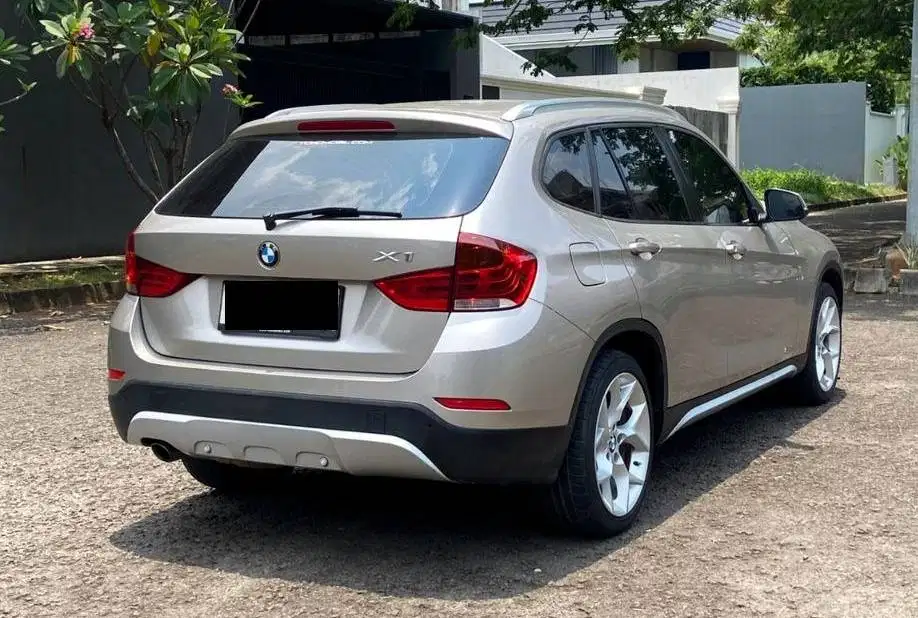 DI JUAL BMW X1 sDrive18i AT 2013 Kredit TDP 10 JUTA TERAWAT