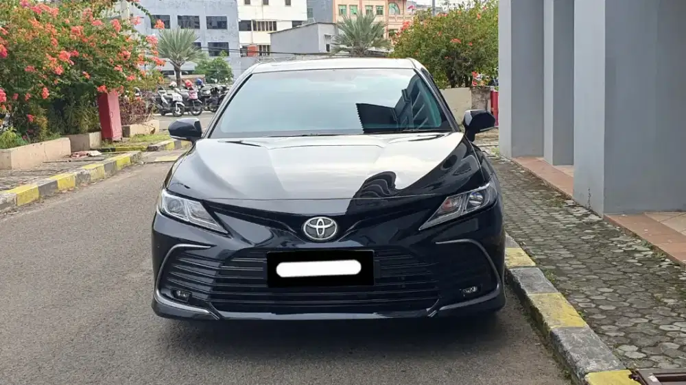 Toyota camry v matic 2022 hitam sunroof camera 360