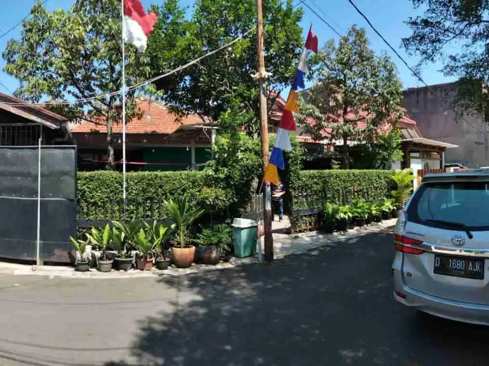 rumah lama terawat murah strategis nyaman di Turangga Buahbatu