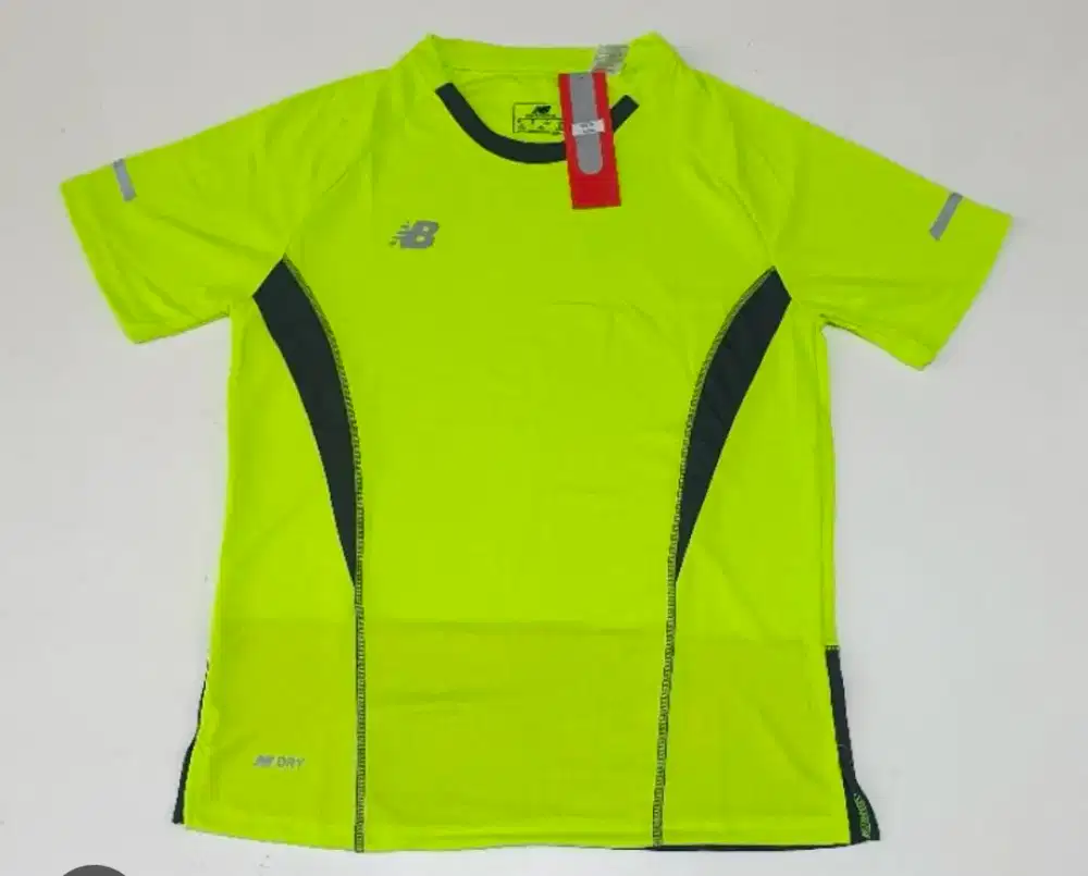 Baju olahraga wanita