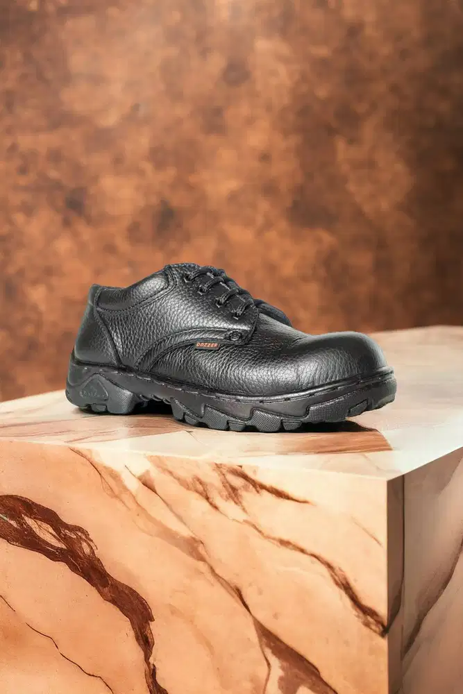 Cashback Sepatu safety petugas maintenance Cilacap