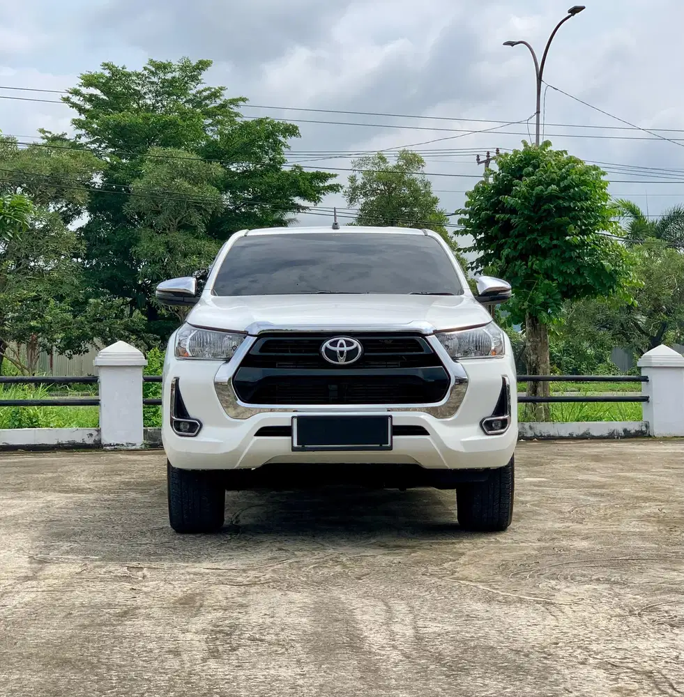 Toyota Hilux DC 2.4 G (4x4) MT 2023