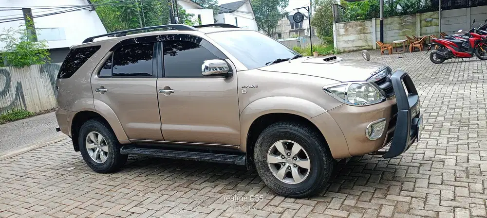Toyota Fortuner 2005 Bensin
