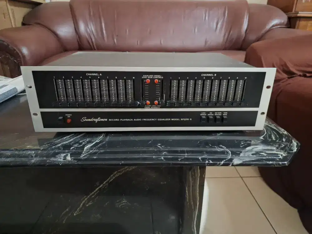 EQUALISER SOUNDCHRAFTMAN 2215RP
