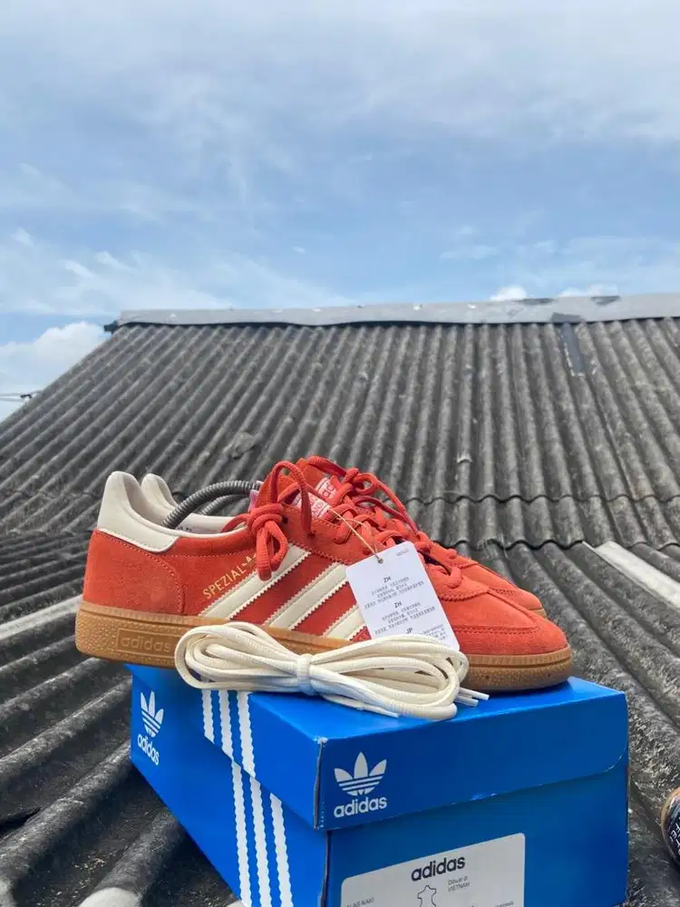 spatu adidas spezial original