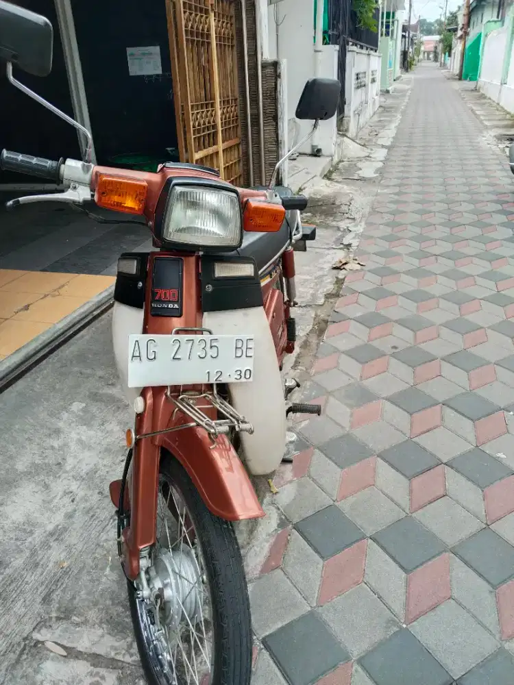 Dijual Honda Super Cub 1981 warna coklat (rare color), BPKB mdl lama