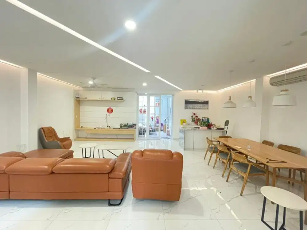 DIJUAL CEPAT RUMAH GOLF LAKE RESIDENCE UK 8x 18 SEMI FURNISH BAGUS SIAP HUNI