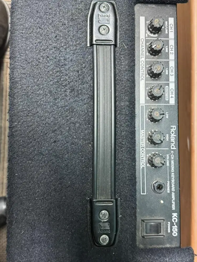 Amplifier Roland KC-150 - kondisi masih bagus