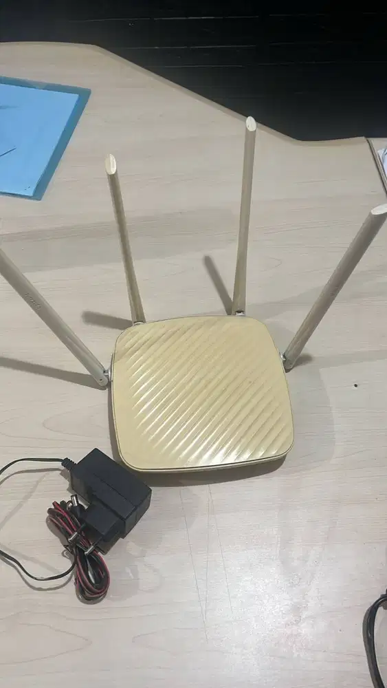 Tenda F9 Wireless Router 4 Antena 600 Mbps