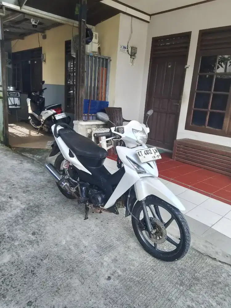 Honda.     revo