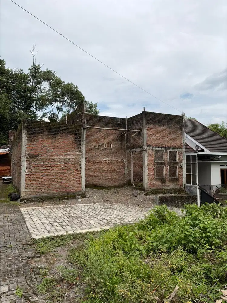 Dijual rumah selomartani