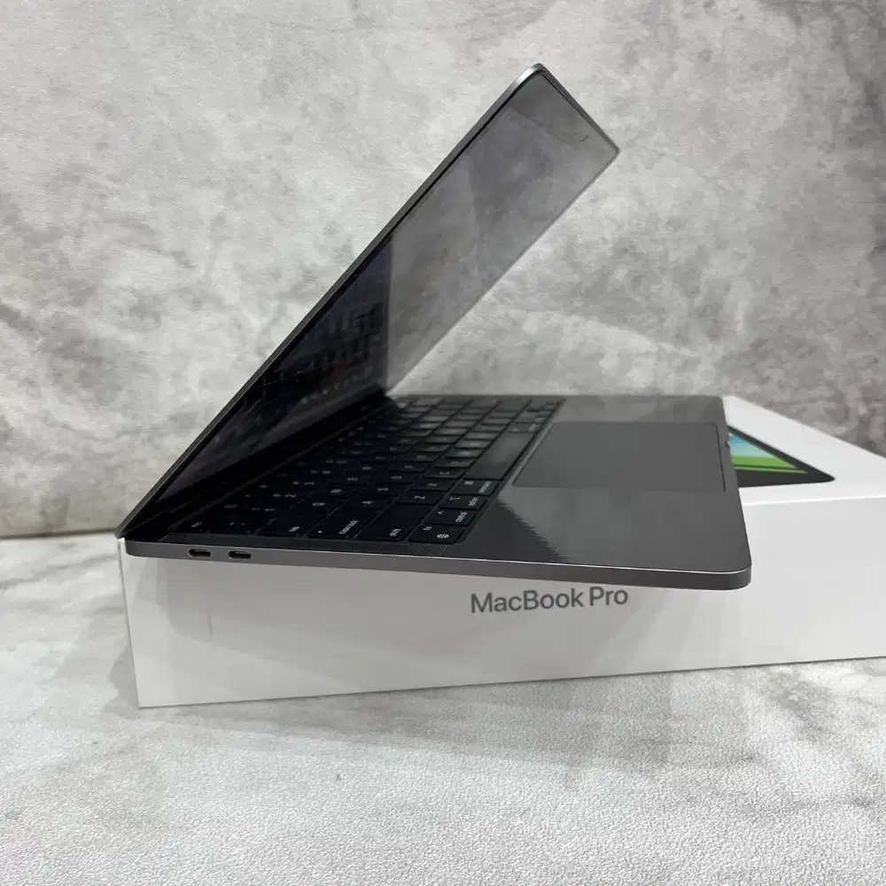 Macbook Pro 13 inch, M1 2020 8/512GB Fullset iBox