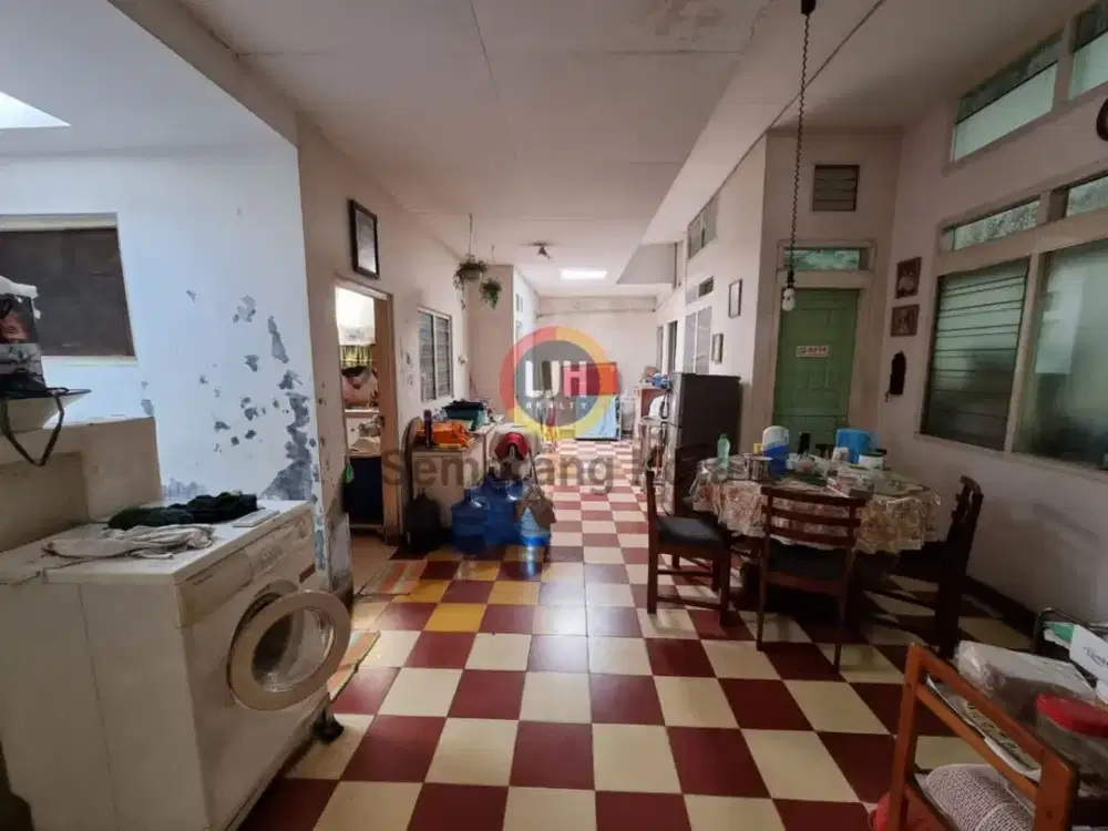 Rumah siap huni di daerah Pekunden