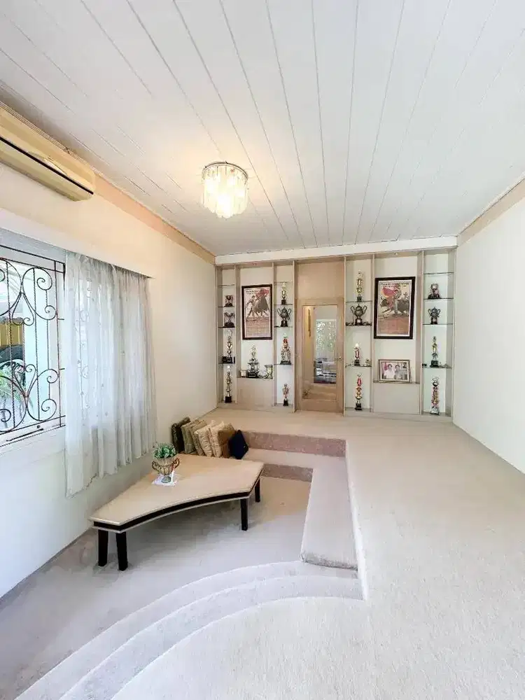 Dijual Rumah Rasa Villa Luas Nyaman Siap Huni Sayap Setiabudi Bandung