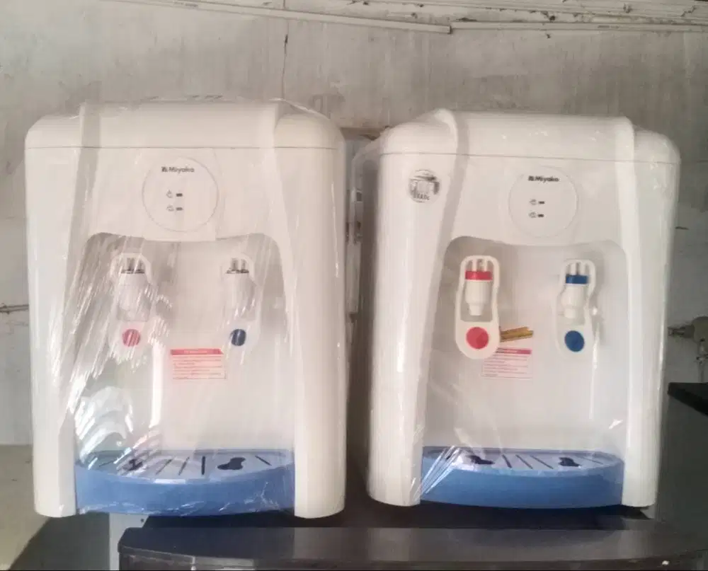 Dispenser panas dan dingin biasa. (bekas seperti baru). Antar alamat