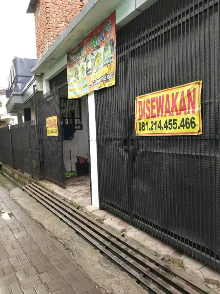 Disewakan 2 toko Deket kos-kosan Unjani