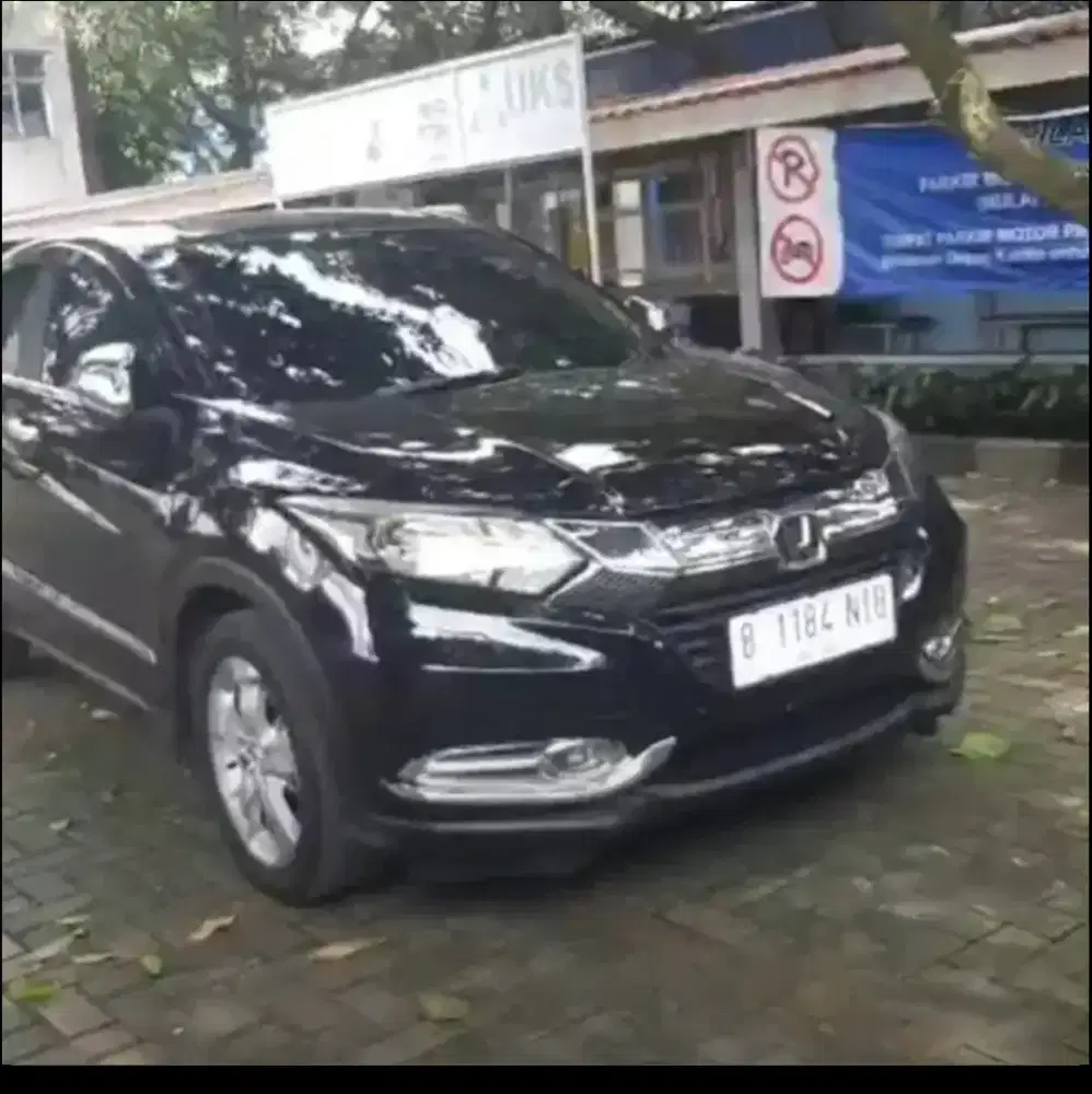Honda HRV 2015 type S mulus hrga 160jt