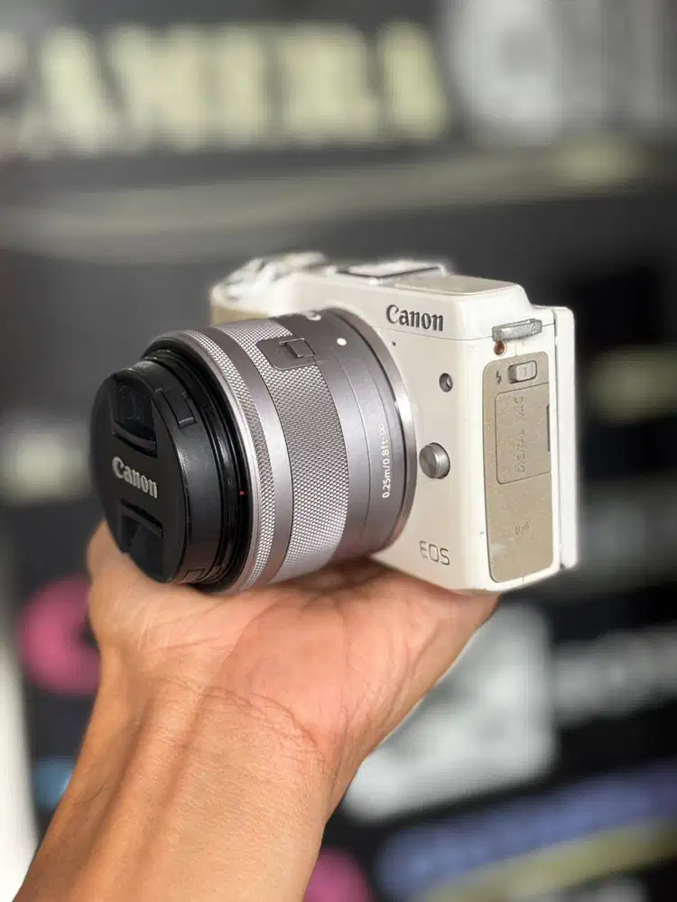 Canon EOS M3 Kit Mulus Bonus Tas dan Memory