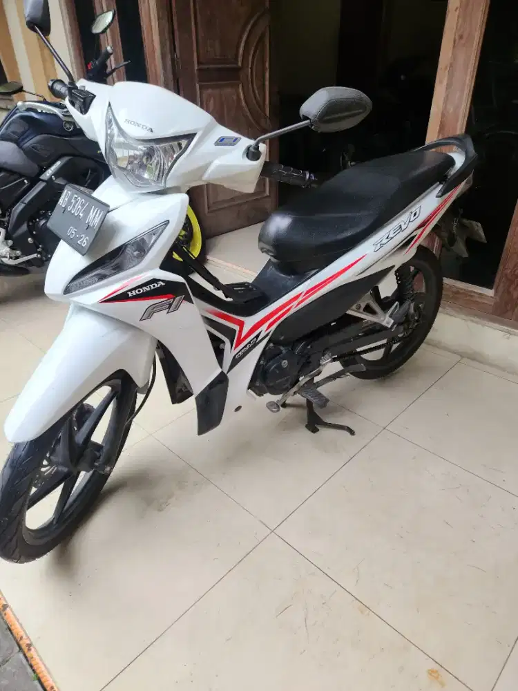 Revo 110 injeksi cw putih 2016 gbm dp100rb 18bln730