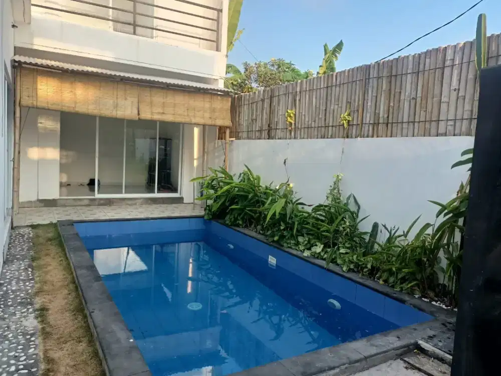Modern Villa 140sqm SEWA / JUAL 3 Kamar Tidur 3 Kamar Mandi 2 Lantai Investasi terbaik Dekat Uluwatu Airis Pecatu Area