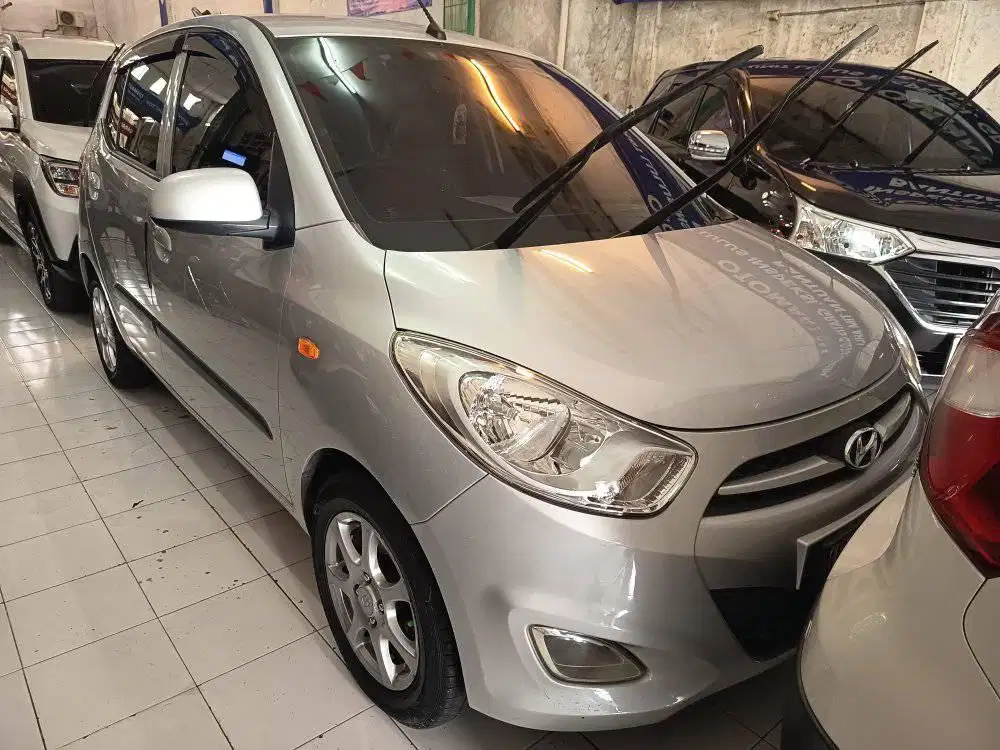 HYUNDAI i10 2012 1.1 A/T SILVER MURAH OTOMART JL.KENJERAN 286 SBY