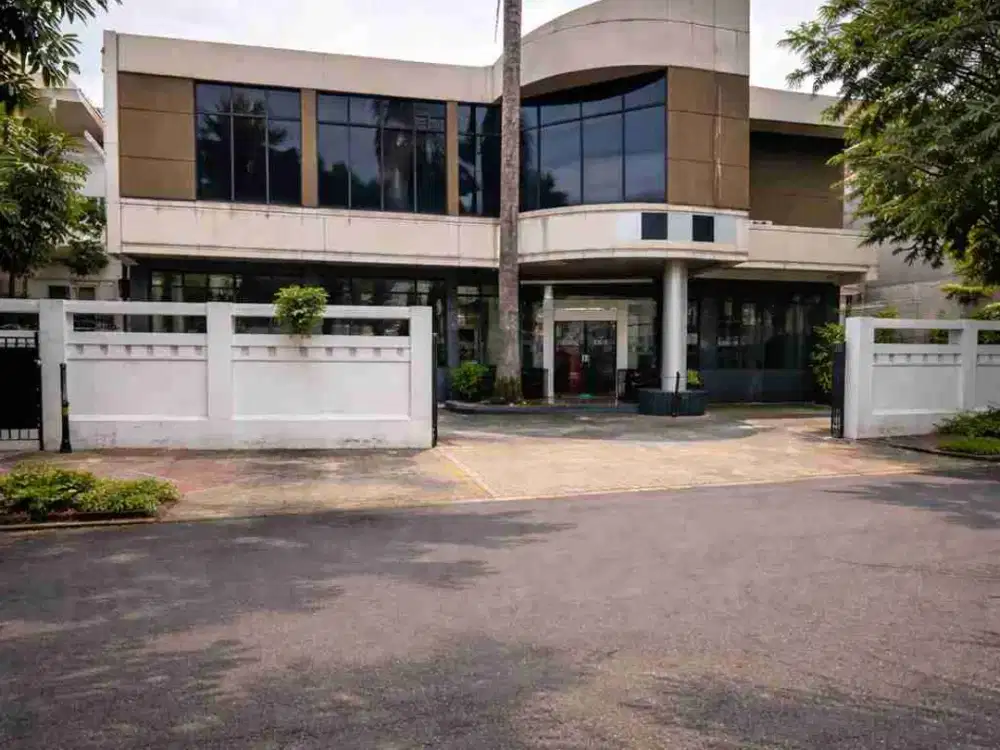 DIBAWAH NJOP – RUMAH KANTOR STRATEGIS SISIMANGARAJA 
 Selangkah ke Sudirman | Senayan | Senopati

Properti rumah kantor (rukan) di lokasi emas Jakarta Selatan, sangat strategis untuk berbagai kebutuhan bisnis dan komersial.
Cocok untuk:
Kantor Perusahaan
