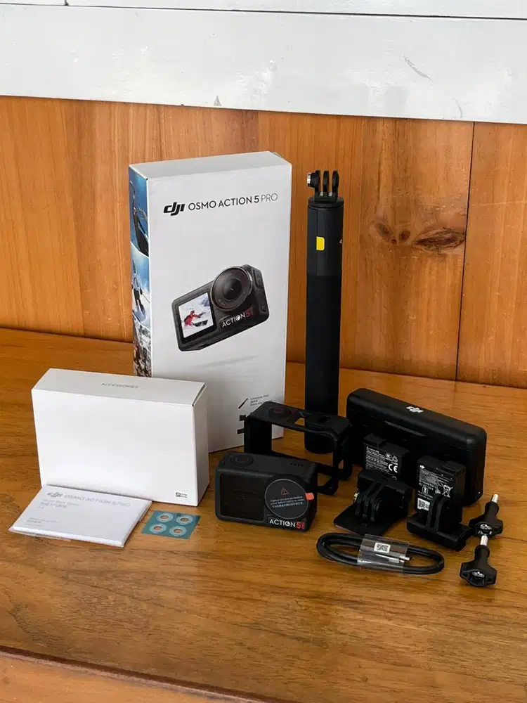 DJI Osmo Action 5 Pro Adventure Combo