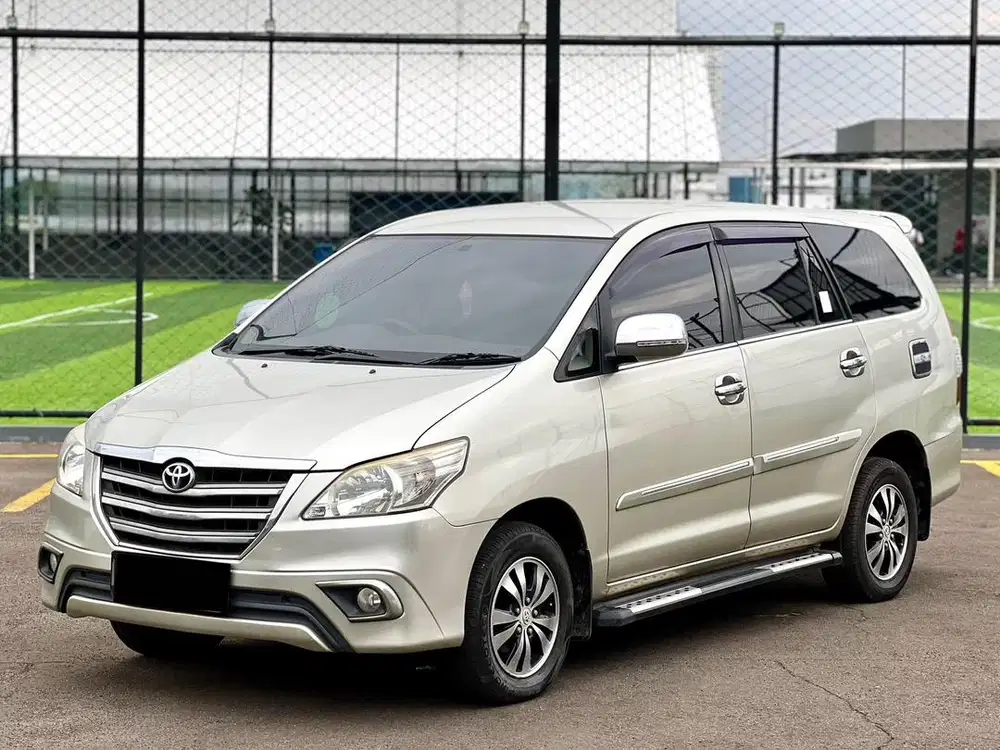Innova G matic bensin low km