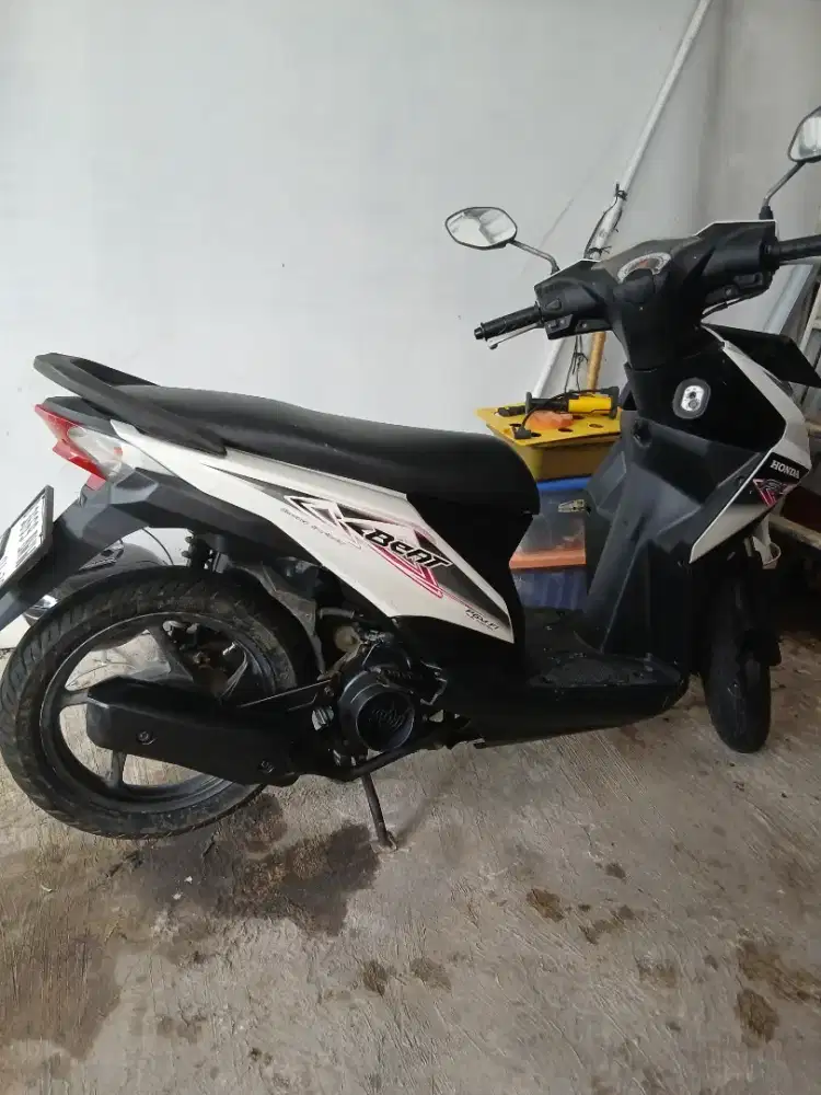 Dijual motor honda beat 2014 pajak hidup