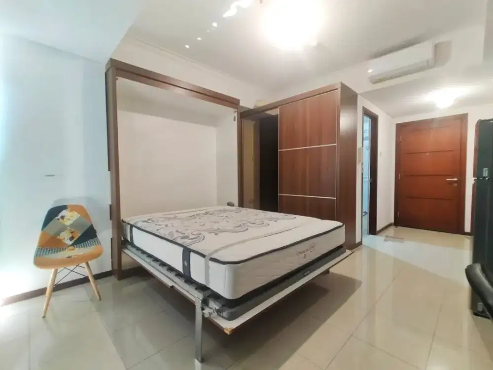 Disewakan studio 26m2 Apartemen Royal Mediterania Garden Full Furnish ada mesin cuci Lokasi Terbaik dekat Mal Central Park kantor APL SOHO Capital