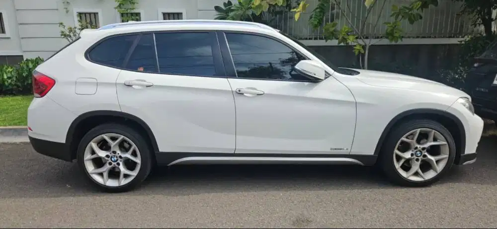 BMW X1 SDRIVE 18IAT 1995cc 2014 - MULUS PAJAK HIDUP