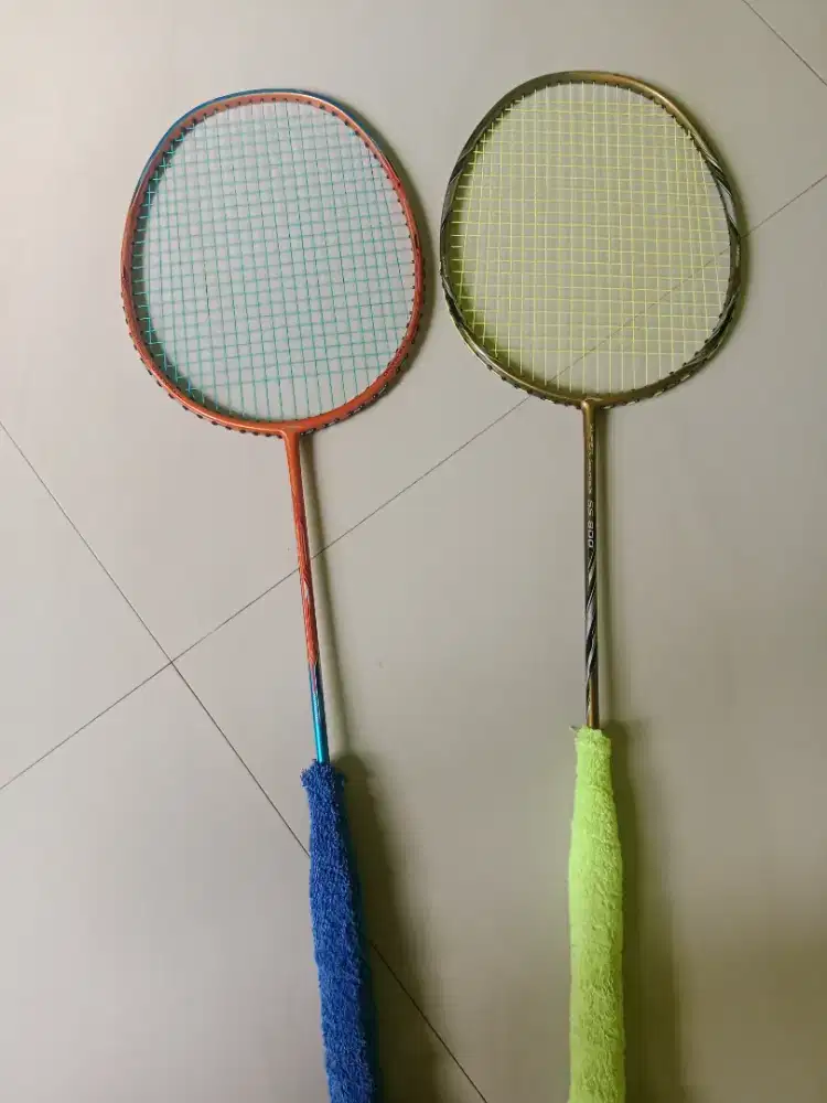 Raket badminton