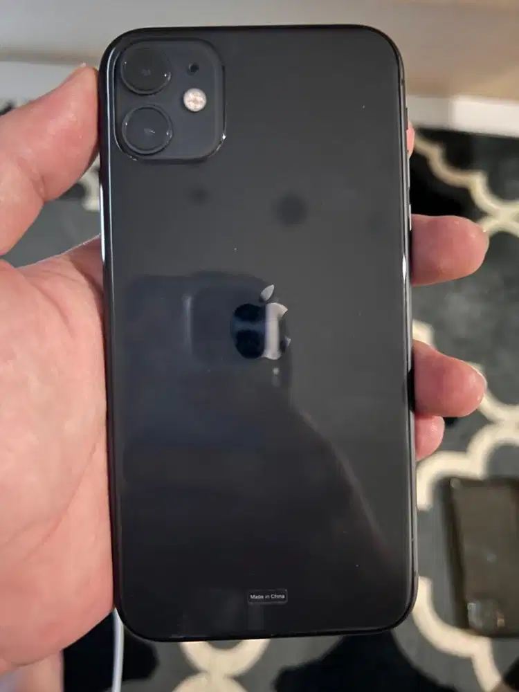 iphone 11 64gb ibox like new