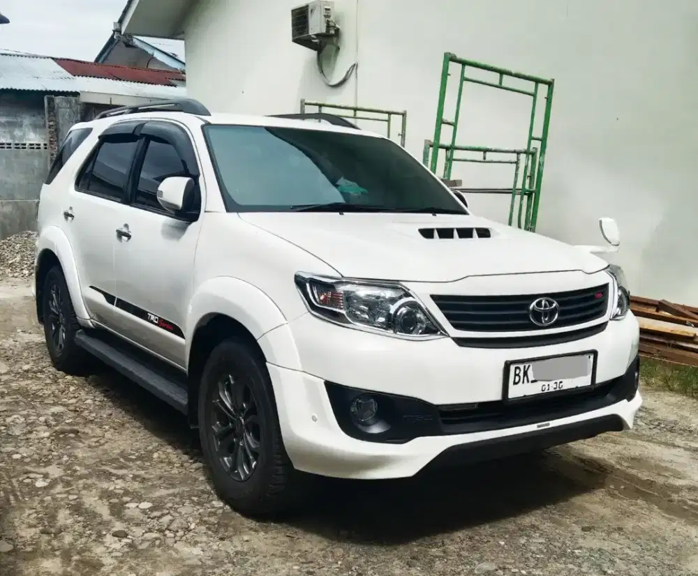 Toyota Fortuner VNT G TRD M/T 2015