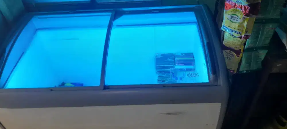 Jual freezer GEA 360 L